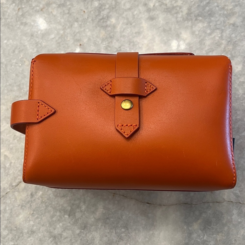 IIIBeCa by Joy Grayson Orange Leather Toiletry Bag NWOT - Picture 3 of 12